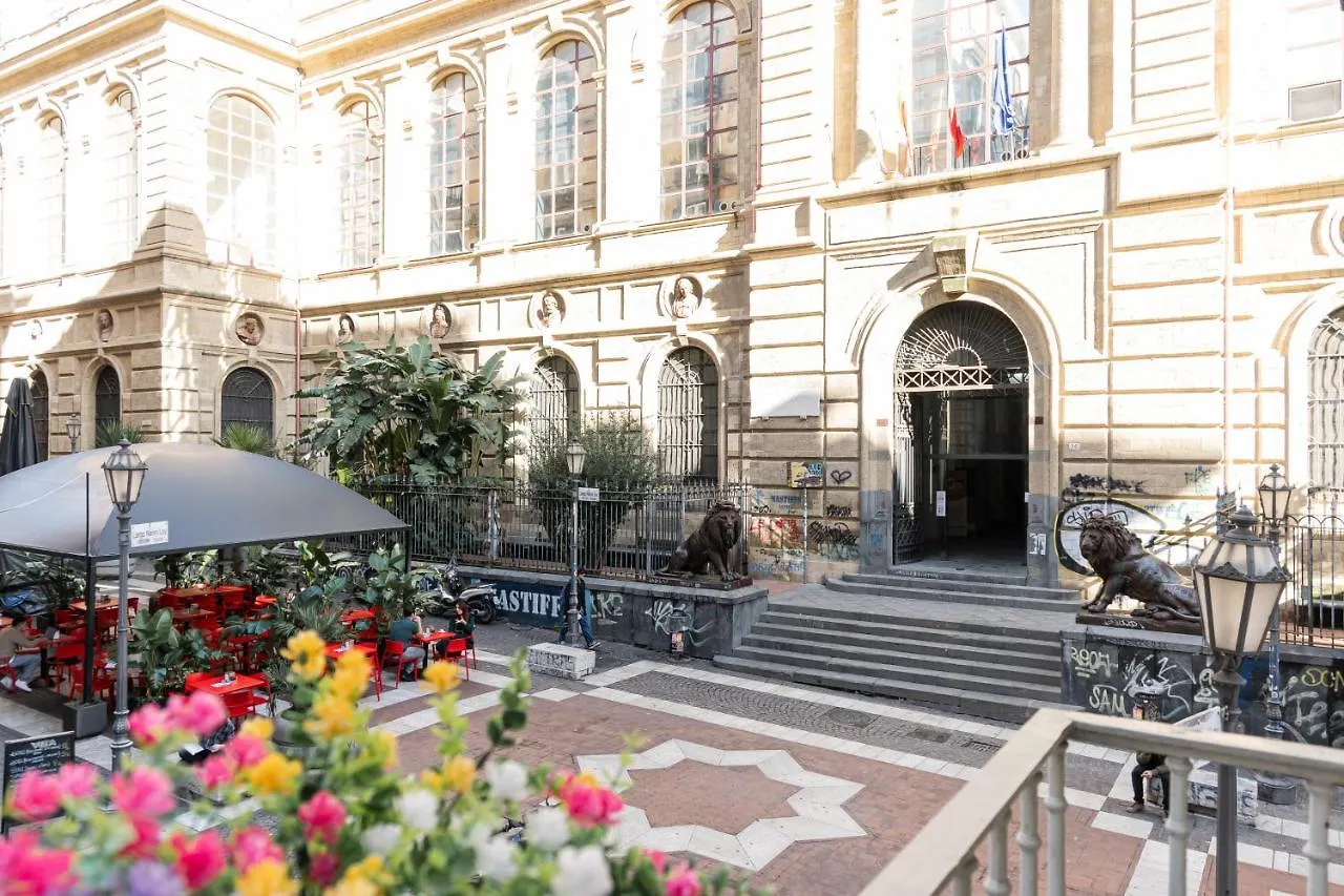 Apartment White Room 'Historic Centre' Naples Italy