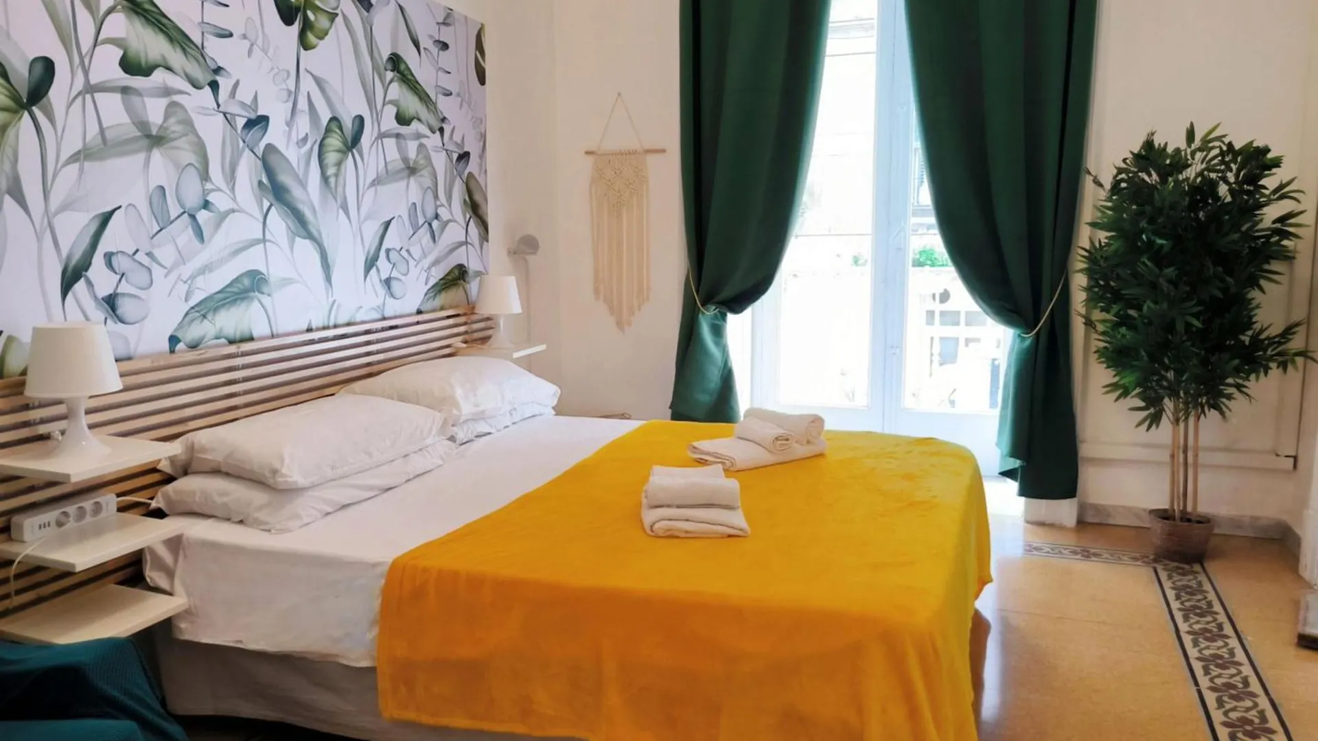 Apartment White Room 'Historic Centre' Naples